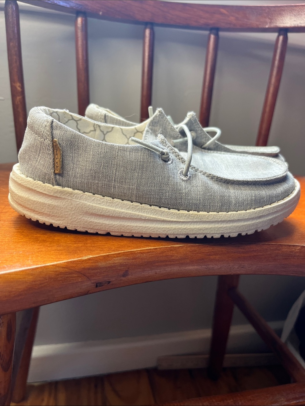 Hey Dude Wendy Youth Slip On Shoes Linen Grey Kids Size 11 EUC Lightweight